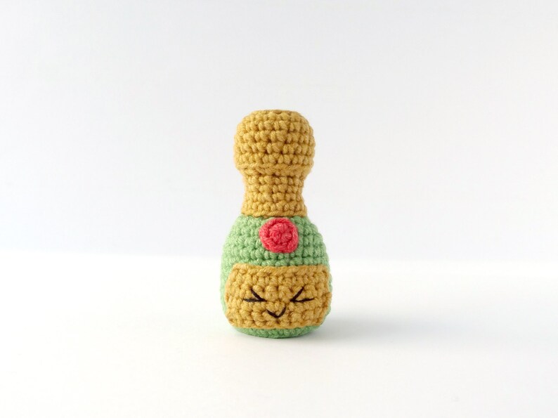 Champagne bottle amigurumi pattern