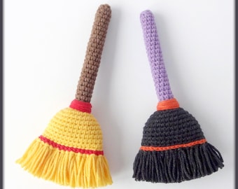 Broom Crochet Pattern, witch broomstick crochet pattern, yellow emoji broom crochet pattern