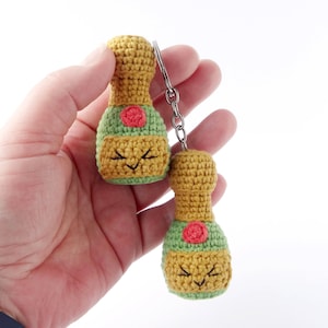 Cute amigurumi Champagne bottle keychain crochet pattern