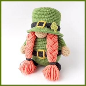 Leprechaun Gnome Crochet Pattern, St Patrick's Day leprechaun gnome with shamrock