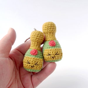 Crochet pattern Champagne bottle keychain