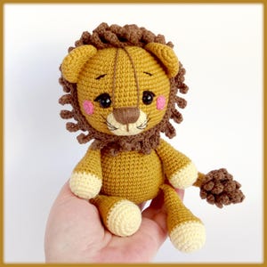 Leo the Lion Crochet Pattern - amigurumi animal PDF tutorial
