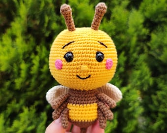 Sunny the Bee Crochet Pattern - amigurumi bee PDF tutorial