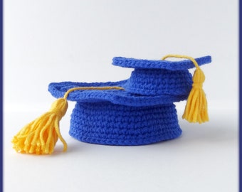 Graduation cap Crochet Pattern, gehäkelte Graduierung Mütze für Amigurumi Spielzeug, Geschenk oder Dekor, PDF-Tutorial