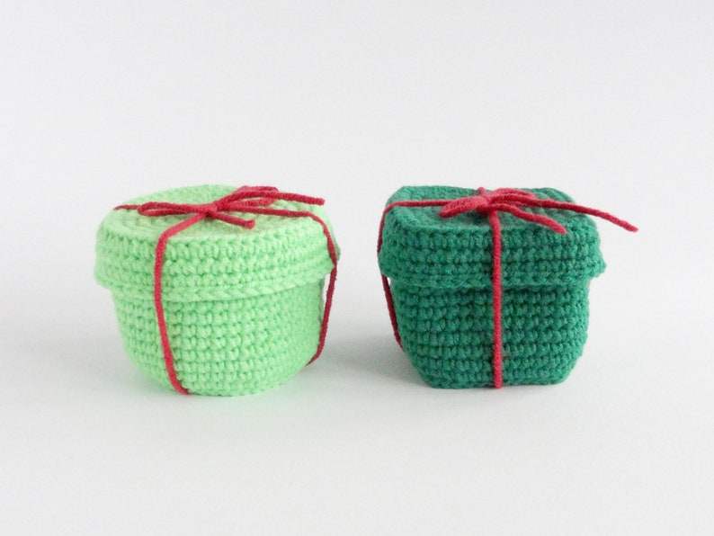 amigurumi pattern gift box