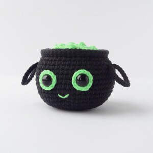 Crochet cauldron with green potion pdf tutorial