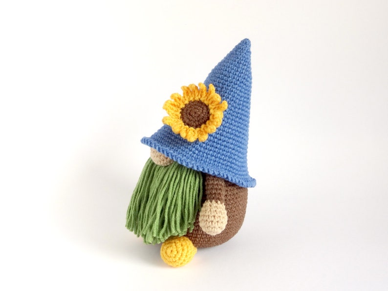 Flower Gnome Crochet Pattern