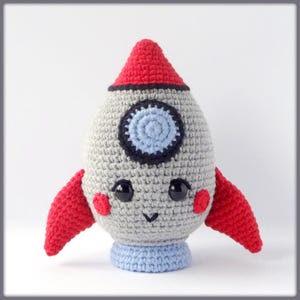 Cute amigurumi Rocket Crochet Pattern, crochet rocket pattern