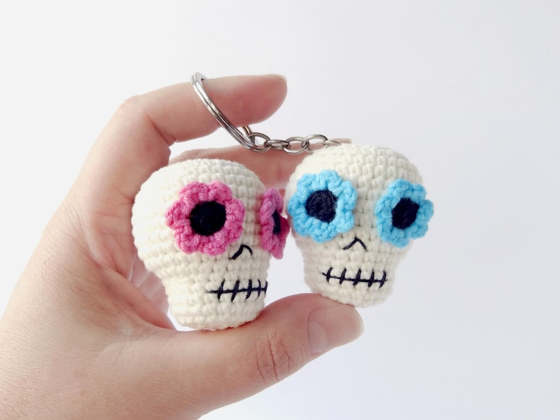 Crochet Sugar skull keychain