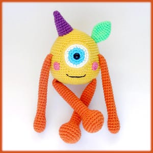 Monster Pat Crochet Pattern amigurumi toy