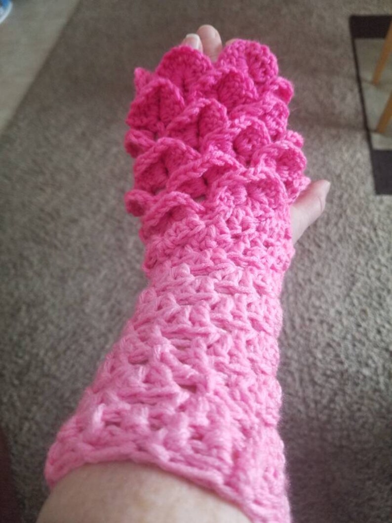 Dragon Scale Fingerless Gloves image 1