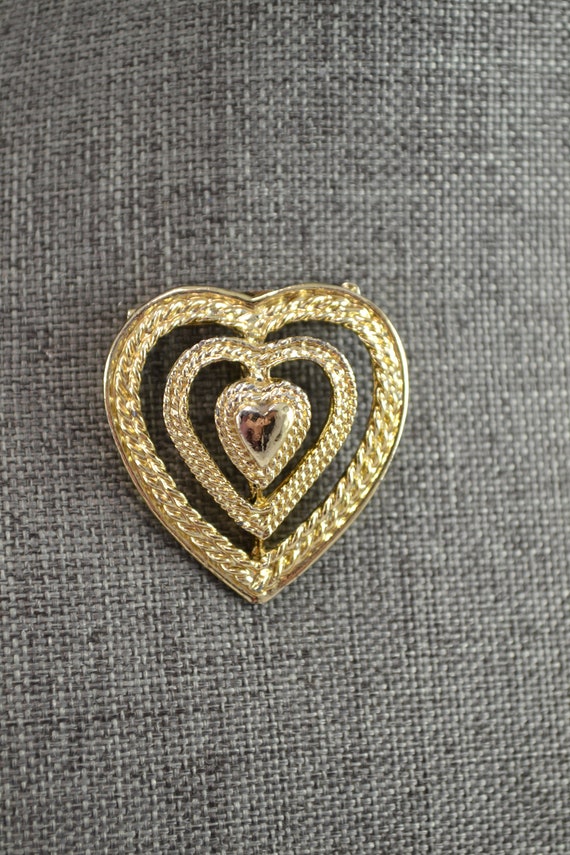 Vintage Gold Tone Signed GERRY'S Heart Brooch Pen… - image 1