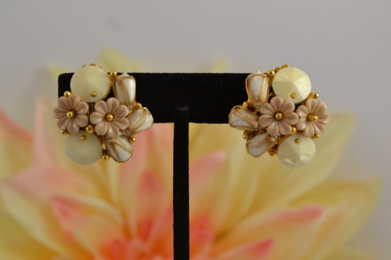 Signed SELINI Multi Stone Cluster Clip On earrings - image 2