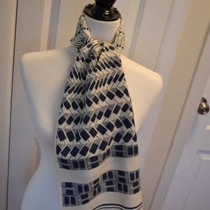 Vintage St Michael Blue and White Scarf