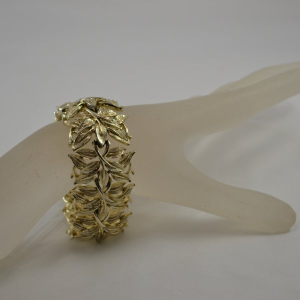 Vintage Signed Coro Pegasus Gold Tone Leaf Bracelet