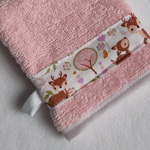 Gant de toilette d'apprentissage rose pour enfant image 5