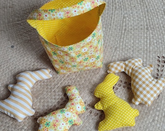 Panier de Pâques personnalisé jaune réversible et ses 4 lapins en coton assortis