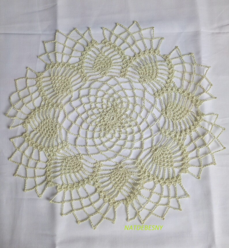 Napperon au crochet coloris pastel au choix diamètre 30 cm Vert