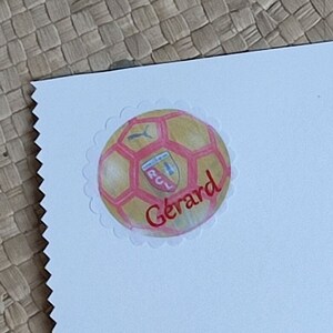 Personnalisation dans ballon de foot du RC Lens