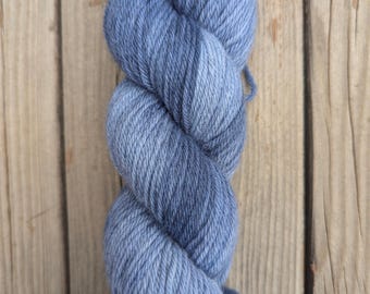 Merino 100%, nicht superwaschen, Kammgarn Gewicht, 100 Gramm und 219 Metern