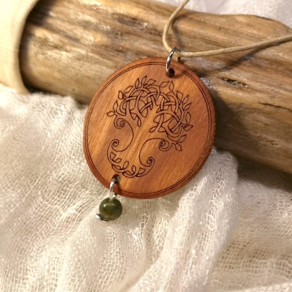 Pendentif Arbre de Vie celtique bois cerisier pierre Jade naturelle