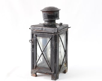 Lampada a lanterna antica, lampada a lanterna primitiva, lanterna a olio, lanterna per interni, lanterna per esterni, lanterna a olio del XIX secolo, arredamento unico per la casa