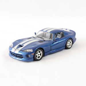 Dodge Viper GTS Coupé 1996, Bburago Car, Diecast Cars 1 24, Sammlerautomodell Miniatur, blaue Viper-weiße Streifen, Geschenke für Auto-Enthusiasten