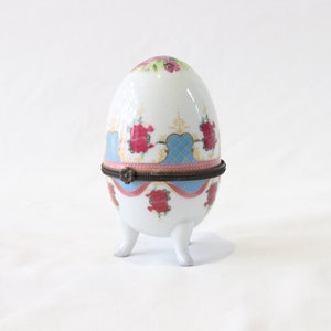 Vintage Porcelain Egg wih Flowers, Porcelain Trinket Box, Hand Painted Porcelain Egg, Collectible Egg Box, Faberge Style Egg, Porcelain Egg