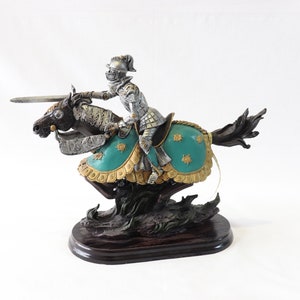 Caballero medieval a caballo, estatua de caballero, figura de caballero, caballero vintage, caballero templario, caballero cruzado, decoración medieval, regalo