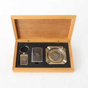 Vintage Rauchset mit Holzkiste, Messing Aschenbecher, Messing Schlüsselbund, amerikanischer Adler, Rauchzubehör, Rauchgeschenke, LKW-Fahrergeschenke