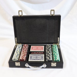 ヴィンテージレザーポーカーセット、ポーカーチップセット、ポーカーチップホルダー、ポーカーチップディスプレイ、ポーカーチップとケース、ポーカーギフト、トランプホルダー