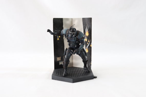 スポーン　クラシックコミックカバーズ　フィギュア　マクファーレン　i.95 Amazon.co.jp: McFarlane Toys - スポーン(コミックカバー#95) 1