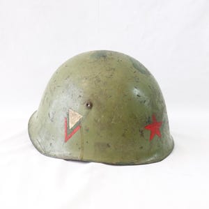 ヴィンテージ ミリタリー ヘルメット ブルガリア軍 1940 年代 WW ヴィンテージ ミリタリー ヘルメット ブルガリア軍 1940 年代 WW