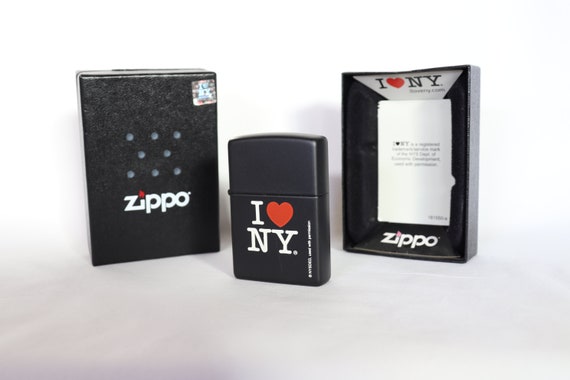 Amo Ny Accendino Zippo, Accendino Zippo vintage, Accendino Zippo da  collezione, Zippo in pensione, Amo New York, Accessorio per fumatori,  Regalo per fumatori -  Italia