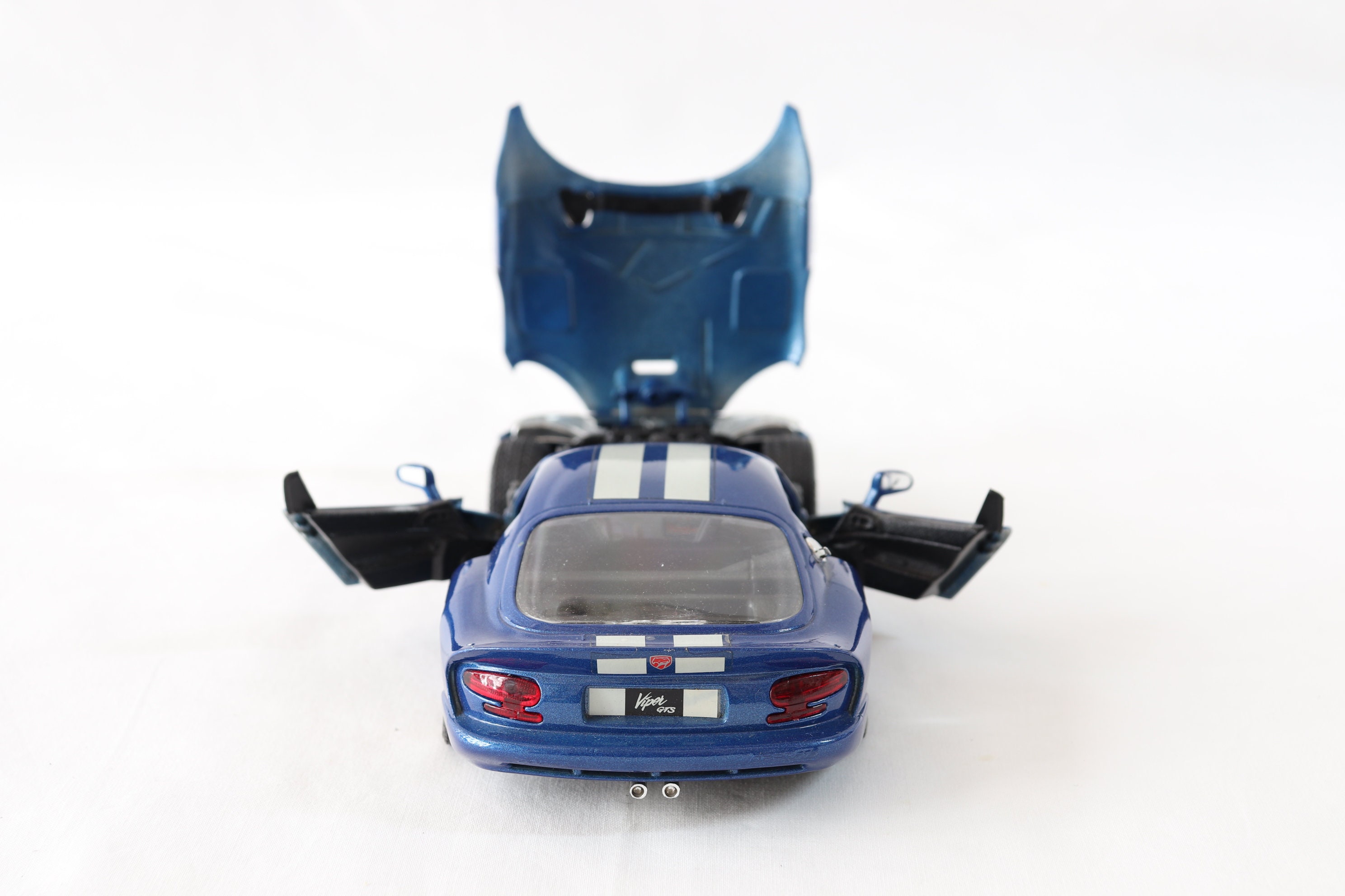 1996年式ダッジ・バイパーGTSクーペ、ブラーゴカー、1/24スケールダイ