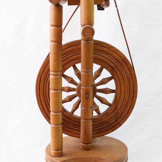 Vintage Spinning Wheel, Wooden Spinning Wheel, Handmade Spinning