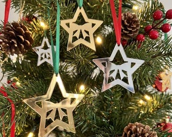 Goldene und silberne Acrylsterne mit Spiegeleffekt, 4-teiliges Set Weihnachtsschmuck, Makramee-Anhänger