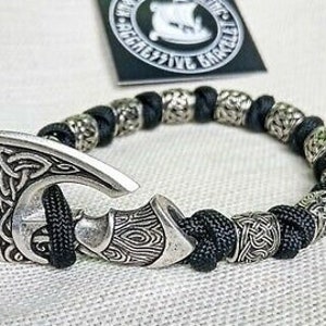 Instruction for the weaving paracord bracelet.  Make your own. DIY gift. Tutorials weaving.