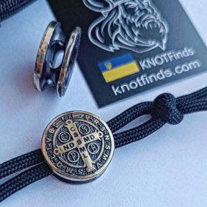 Messingkraal Sint-Benedictuskruis – exorcismemedaille voor paracordarmband | Katholieke bescherming talisman | Handgemaakte religieuze kraal