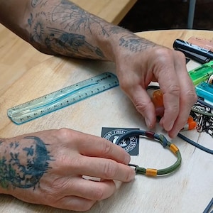Everyday Carry Paracord Bracelet Tutorial | DIY Bracelet Video | Workshop Session | Outdoor Craft Experience
