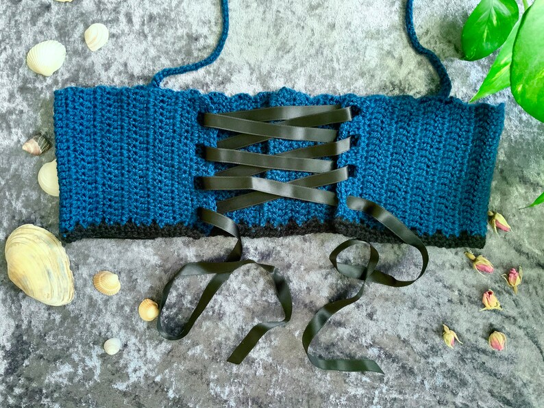 Crop Top Crow Crochet Top blue