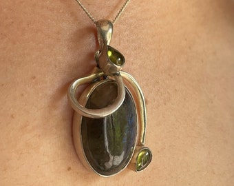 Original Labradorite and silver design pendant