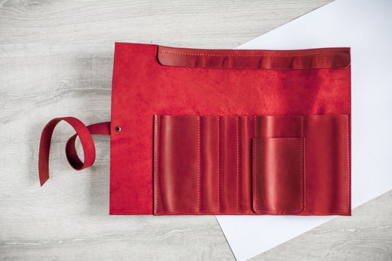 Leather paint brush roll, Leather artist roll case, Gift for art lovers, Paint brush organizer leather, Travel paint brush holder
