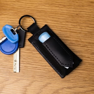 Leather lip balm holder, Keychain lipbalm holder, Custom chapstick holder keychain, Lip balm holder keychain, Custom lip balm case