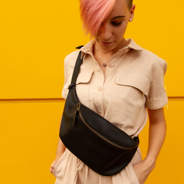 Leather sling bag for women,Crossbody chest bag,Handmade fanny pack,Leather bum bag women,Large fanny pack,Stylish fanny pack,Womens bum bag