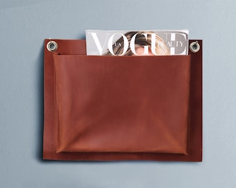 Skórzana kieszeń ścienna, skórzany organizer biurowy, wiszący organizer ścienny, organizer kieszeniowy ścienny, uchwyt ścienny na organizer poczty, kieszeń do przechowywania na ścianie