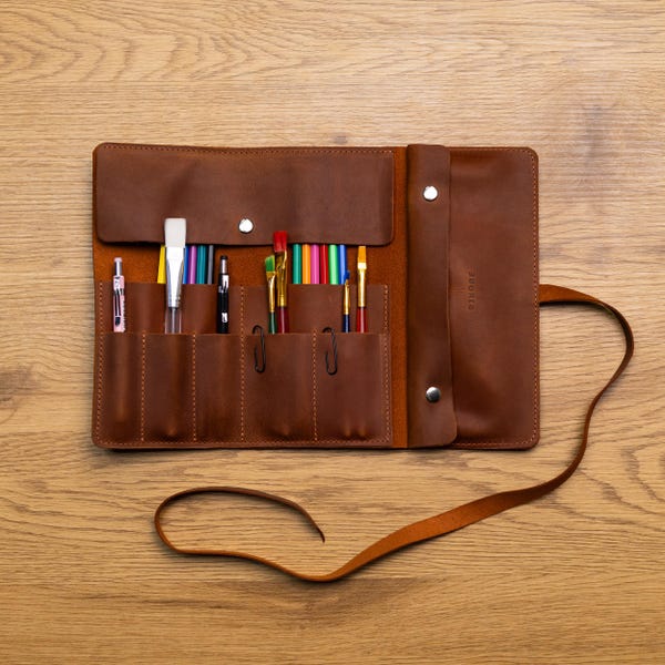 Leather pencil roll case, Pencil roll monogram, Artist gifts, Pencil roll custom, Leather pencil roll for artists, Paint brush roll long