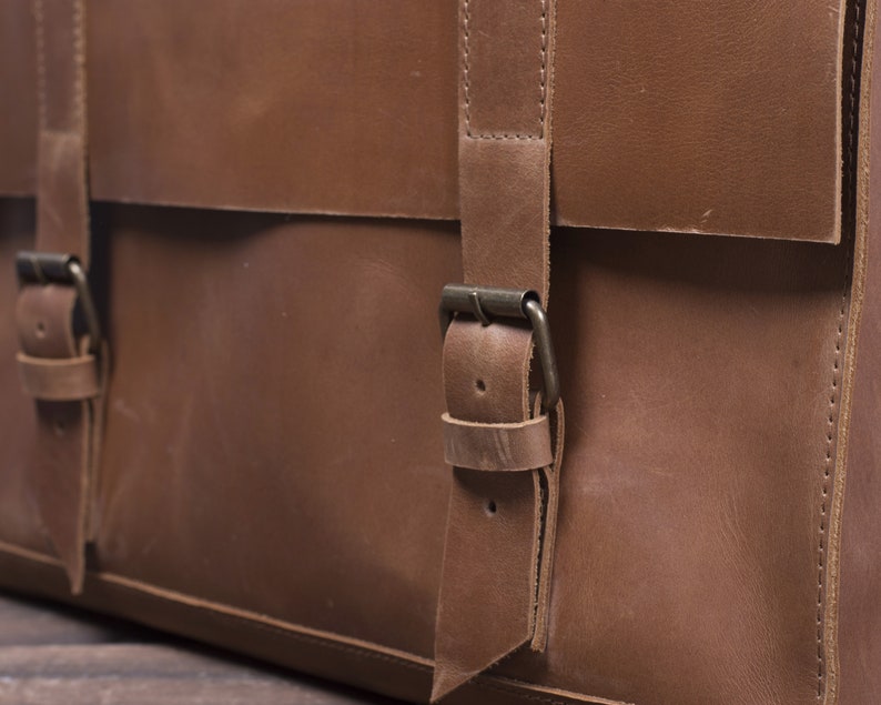 minimalist laptop messenger bag