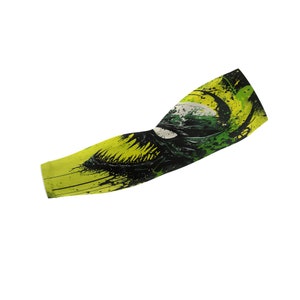 Puede incluir: Una manga de brazo verde ne&oacute;n y negro con un dise&ntilde;o gr&aacute;fico de una cara de monstruo. El dise&ntilde;o incluye salpicaduras de pintura negra y verde. La manga est&aacute; hecha de un material el&aacute;stico.