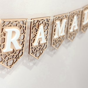 Bannière du ramadan en bois et acrylique, plaque décorative du ramadan en bouleau de la Baltique avec motif géométrique, décor bohème du ramadan